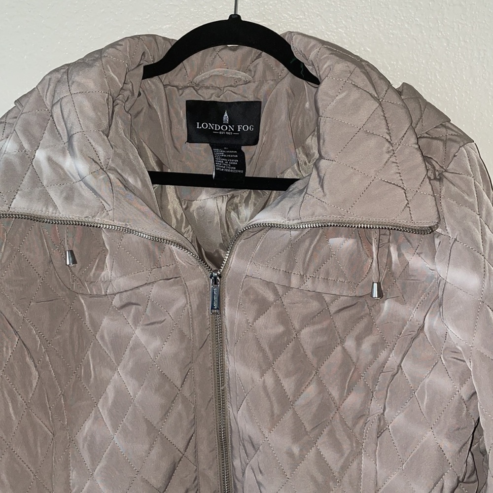 BNWOT London Fog Quilted jacket with hood size# XL - Picture 3 of 11